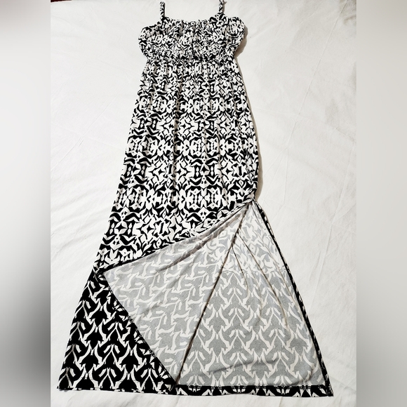 AB Studio Black & White Pattern Maxi Dress Size M - Picture 2 of 5
